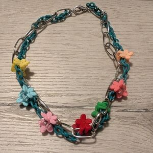 Dolls Kill 90s Choker With Mini Flower Hair Clips